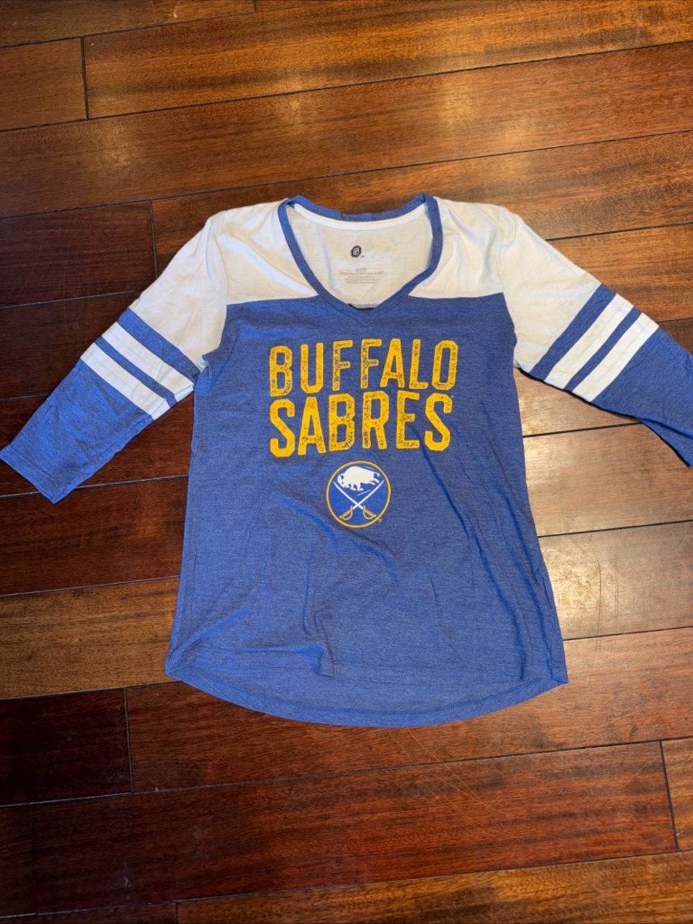 BUFFALO SABRES NHL WOMENS TRI BLEND V-NECK 3/4 SLEEVE SHIRT MEDIUM NWOT